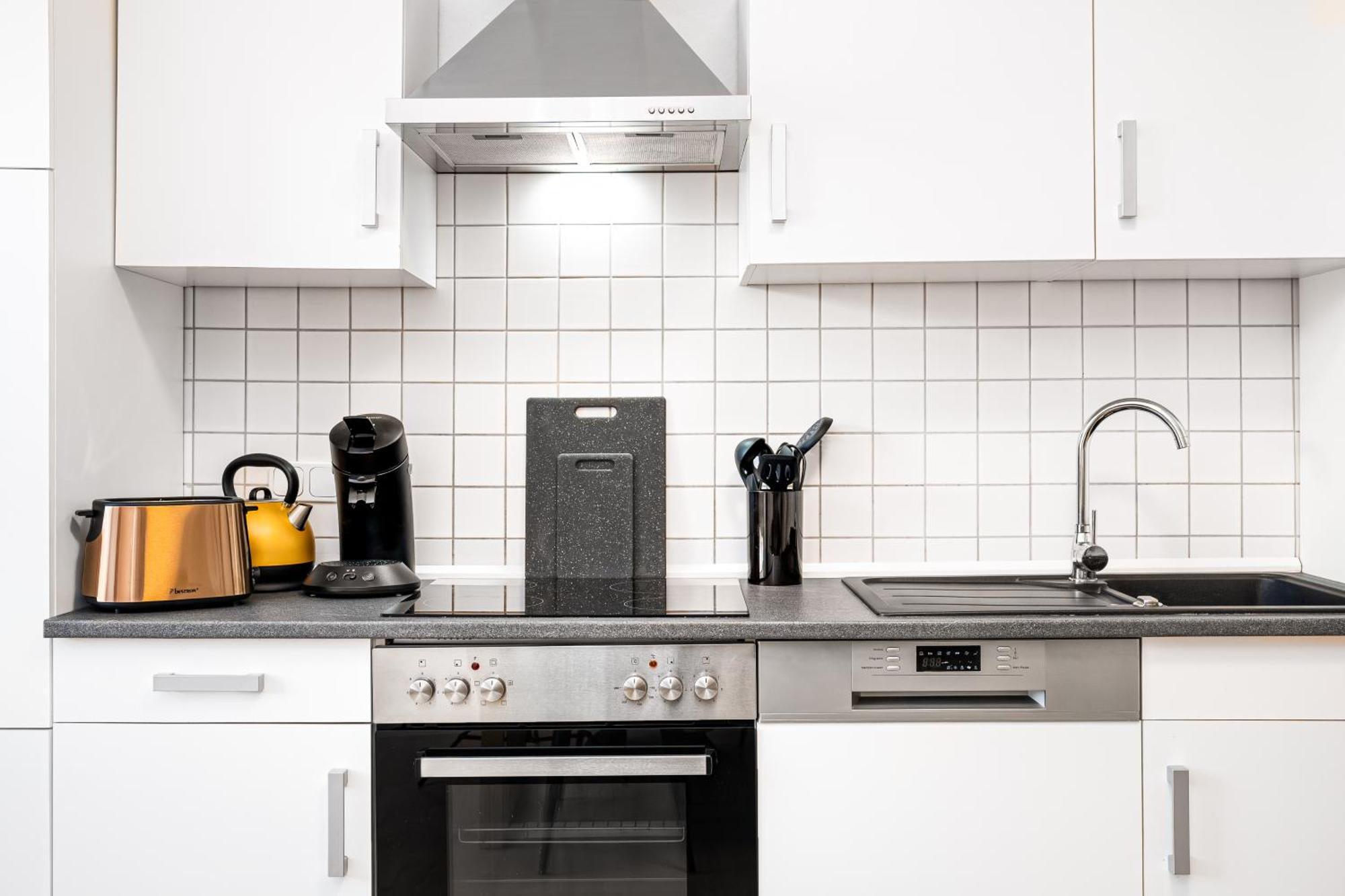 Smart Home - Essen - Perfect For 5 Guests! Central - Balcony - Netflix - Free Parking Zone Kültér fotó